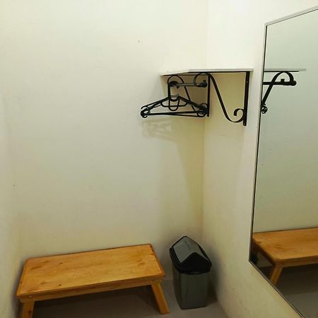 Adisa Homestay Malang Eksteriør billede