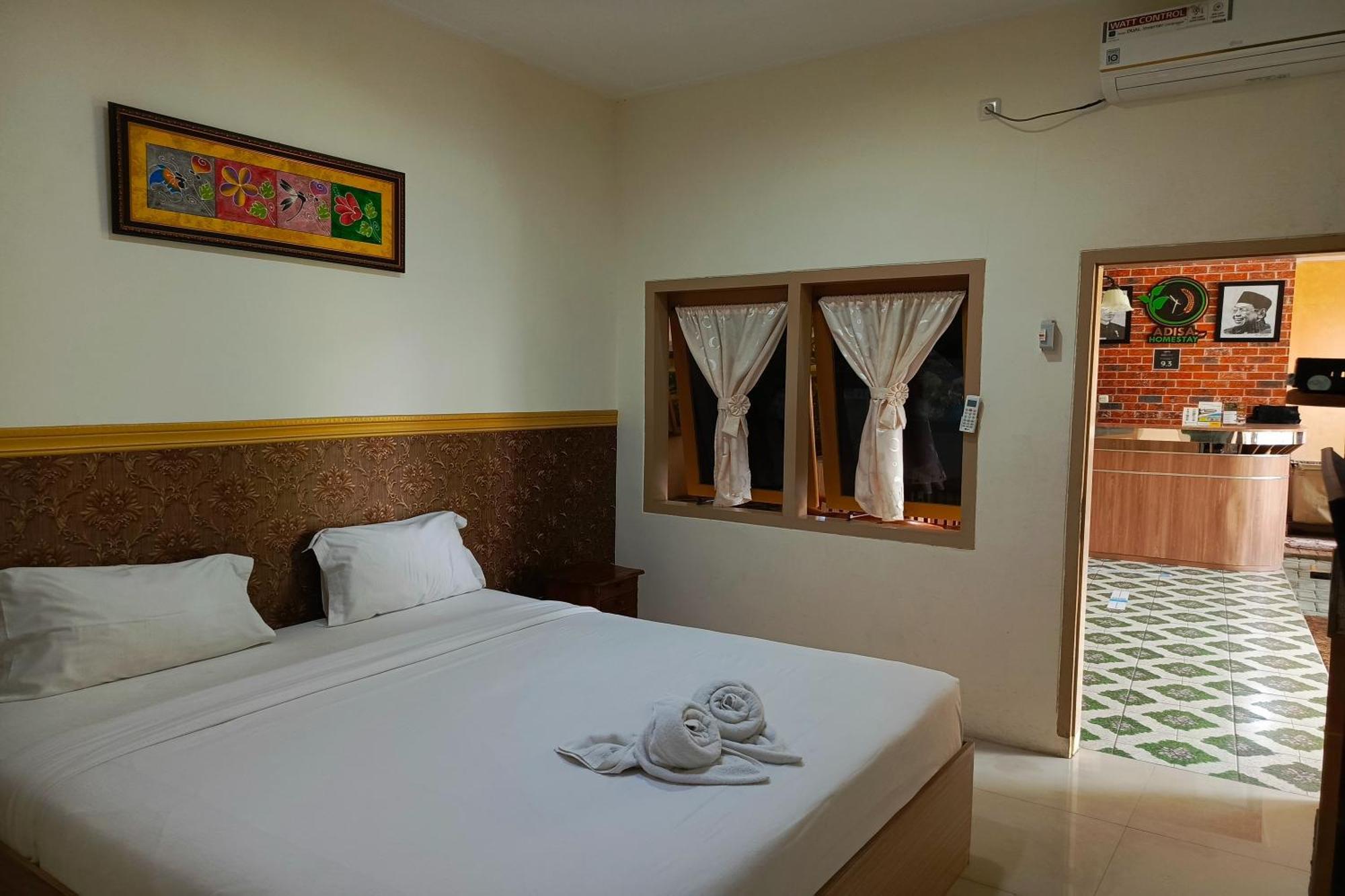 Adisa Homestay Malang Eksteriør billede