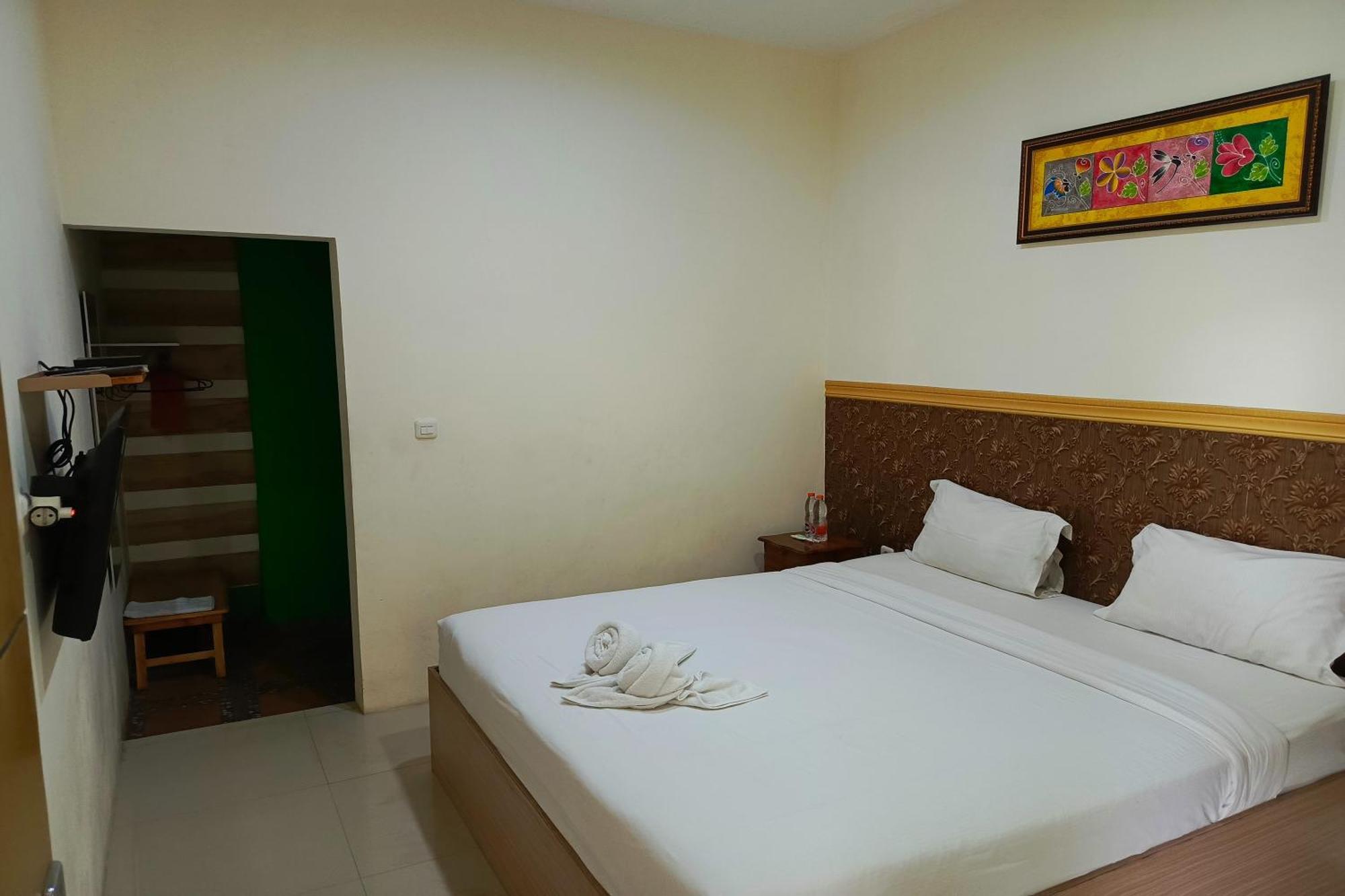 Adisa Homestay Malang Eksteriør billede