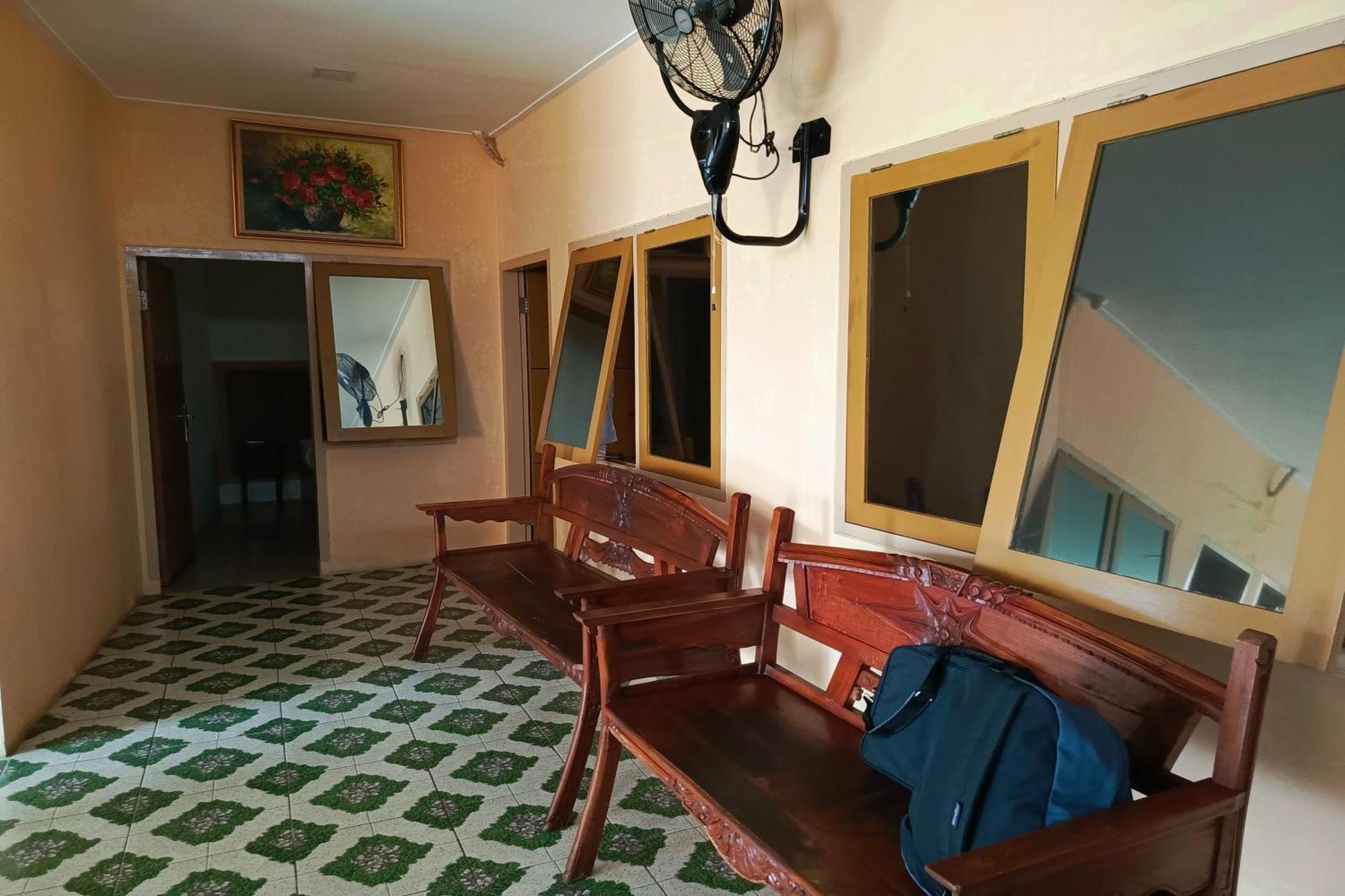 Adisa Homestay Malang Eksteriør billede